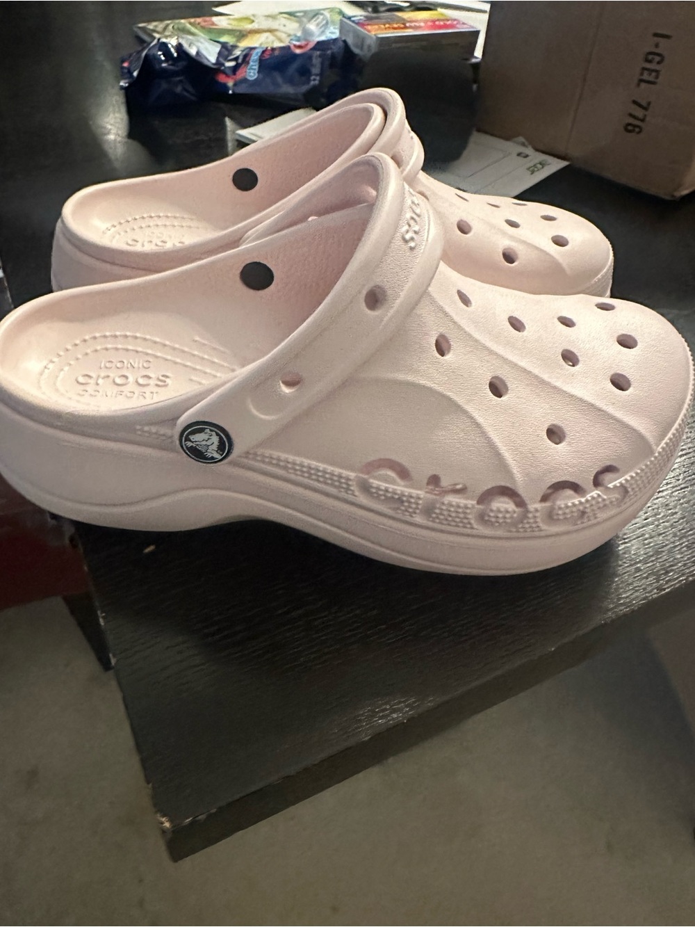 CROCS Classic Clog in Pale Pink